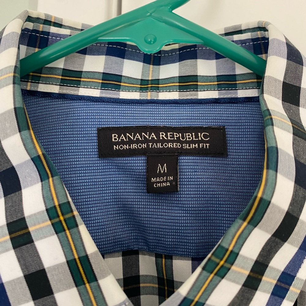 Banana Republic
Long Sleeve
Non-iron
No tears. No rips. Good condition